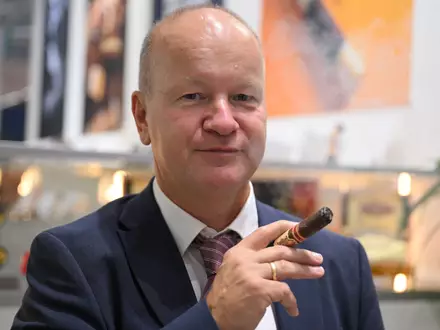 Zigarrenlobbyist Bodo Mehrlein hofft darauf, dass die Pläne für eine drastische Tabaksteuer-Anhebung überarbeitet und aufgeweicht werden.  - Foto: Wolf von Dewitz/dpa