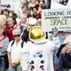 Kreativer Protest gegen Mietwucher in Berlin. (Archivbild) - Bild: Fabian Sommer/dpa