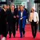 Will die Idee eines Europäischen Sicherheitsrates verwirklichen und auch Kanada einbeziehen: EU-Kommissionspräsidentin Ursula von der Leyen (r), hier mit Parlamentspräsidentin Roberta Metsola und Kanadas Premierminister Mark Carney. - Bild: Justin Tang/Canadian Press via ZUMA Press/dpa