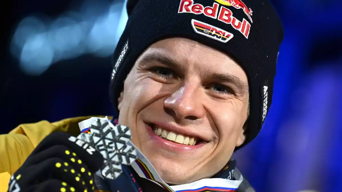 Mehr Chancen, weniger Wert? Medaillengewinner Andreas Wellinger. (Archivbild) - Bild: Hendrik Schmidt/dpa