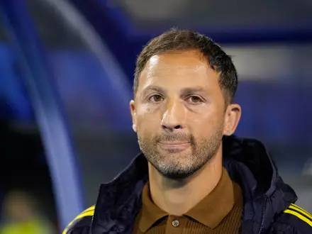 Domenico Tedesco ist in Bologna freigestellt worden. (Archivbild) - Foto: Darko Bandic/AP/dpa