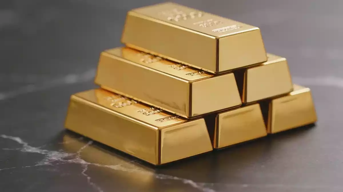 Gold Rises Ahead of Fed Rate Decision After One-Month Low