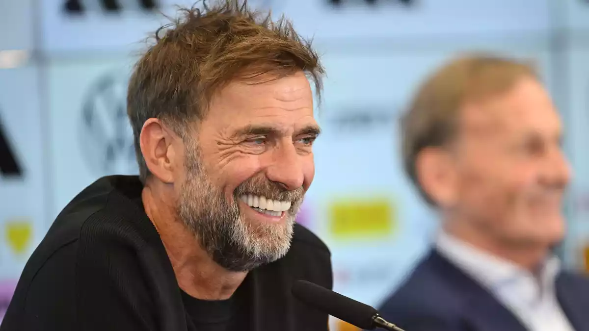 Klopp sorgt mit einigen Personalien in seinem Premierenkader für Aufsehen. (Archivbild)   - Bild: Florian Wiegand/dpa