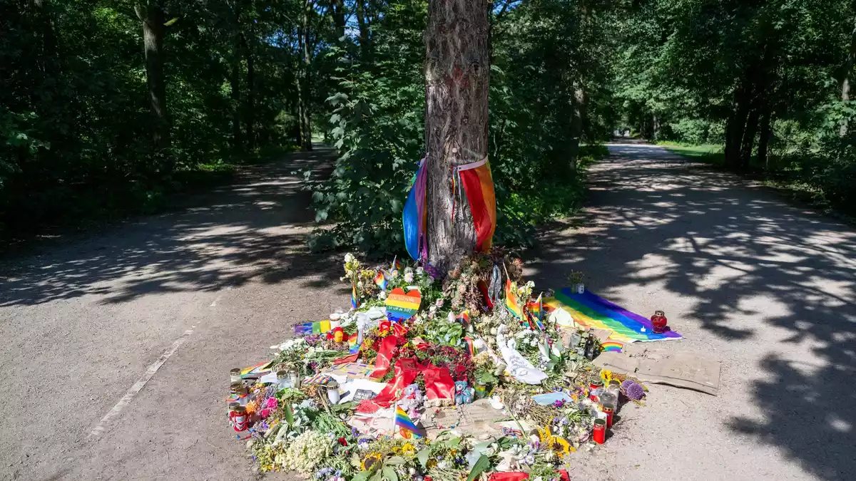 Der Berliner Christopher Street Day war nach dem Anschlag abgebrochen worden. (Archivbild) - Bild: Christophe Gateau/dpa