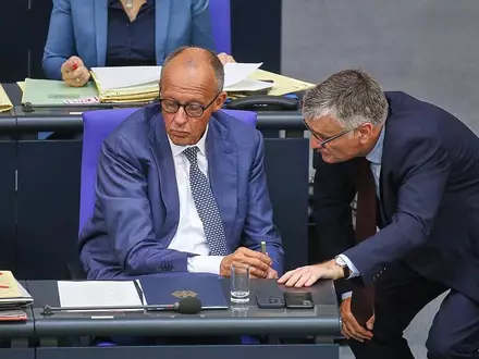 Friedrich Merz und Stefan Kornelius (Archiv) - Foto: via dts Nachrichtenagentur
