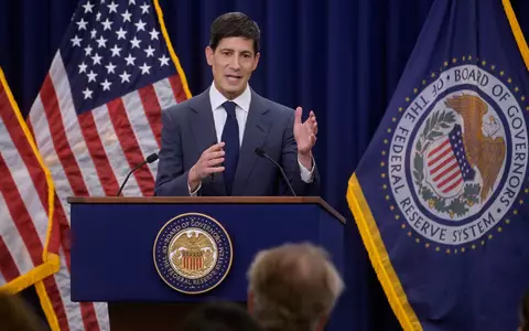 Die Federal Reserve hat erstmals seit Juli 2023 wieder den Leitzins angehoben. (Archivfoto) - Foto: Rod Lamkey/FR172078 AP/AP/dpa
