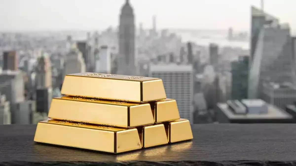 Gold Slips to $4,293 as Xetra-Gold Holdings Hit Record High