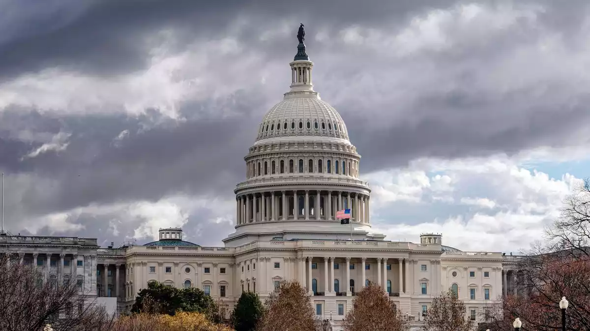 Der US-Kongress hat ein Gesetz für Russland-Sanktionen verabschiedet. (Archivbild) - Bild: J. Scott Applewhite/AP/dpa