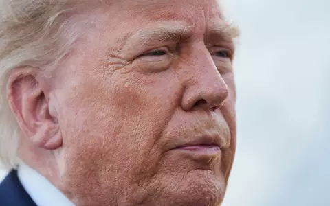 US-Präsident Donald Trump bezeichnet den Vorstoß von EU-Kommissionspräsidentin Ursula von der Leyen als «lächerlich». - Foto: Alex Brandon/AP/dpa