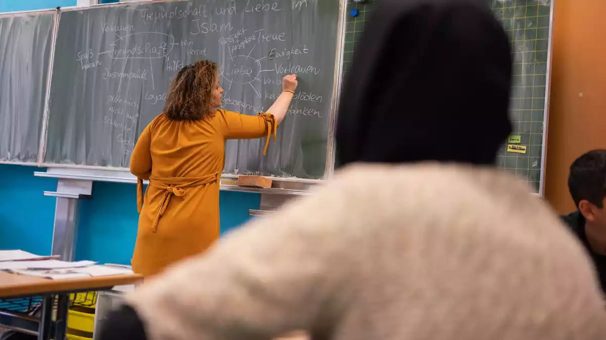 In neun Bundesländern gibt es islamischen Religionsunterricht in den Schulen. (Symbolbild) - Bild: Frank Rumpenhorst/dpa