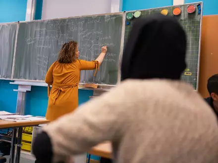 In neun Bundesländern gibt es islamischen Religionsunterricht in den Schulen. (Symbolbild) - Foto: Frank Rumpenhorst/dpa