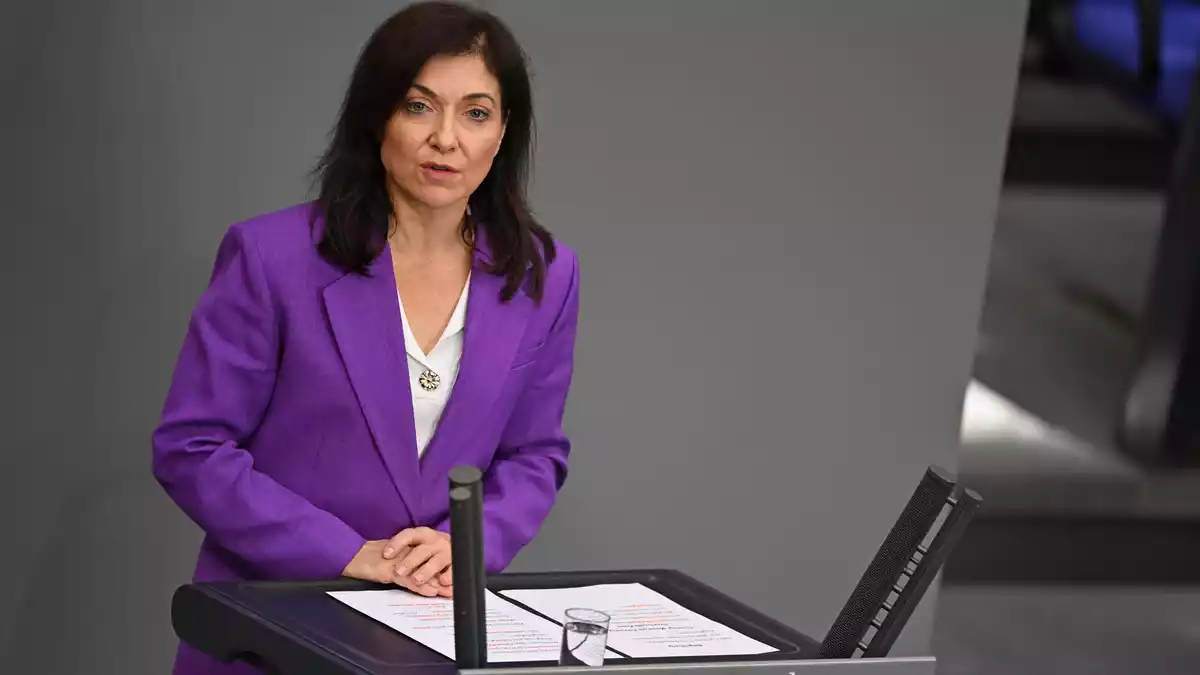 Was macht die Ministerin? (Archivbild) - Bild: Michael Brandt/dpa