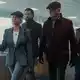 In der zweiten Staffel sind zu sehen: Helen Mirren als Maeve Harrigan, Emmett J Scanlan als Paul, Pierce Brosnan als Conrad Harrigan und Jack Archer als Fergus.  - Bild: Luke Varley/Paramount+/dpa