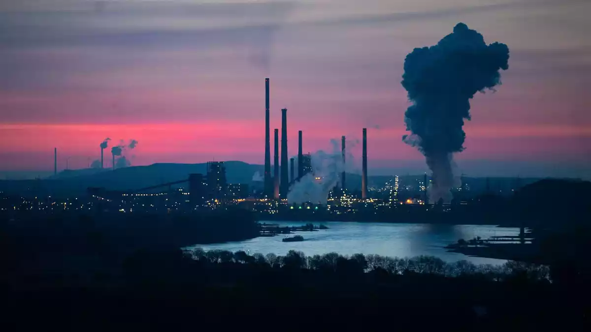 Die deutsche Industrie kann sich über viele Aufträge freuen (Archivbild) - Bild: Jonas Güttler/dpa