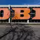 Obi unterliegt im Streit um Markenschutz für seine «Hausfarbe». (Archivbild) - Bild: Jan Woitas/dpa