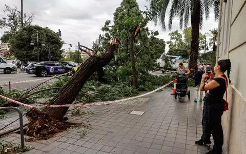 Bei heftigen Unwettern im spanischen Valencia und im Großraum von Barcelona ist ein Mensch ums Leben gekommen.  - Foto: Rober Solsona/EUROPA PRESS/dpa