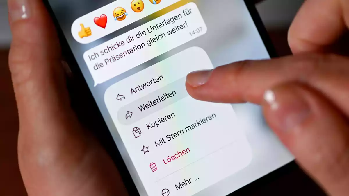 Durfte eine Frau Nachrichten einer Freundin einfach weiterleiten? (Symbolbild) - Bild: Sven Hoppe/dpa