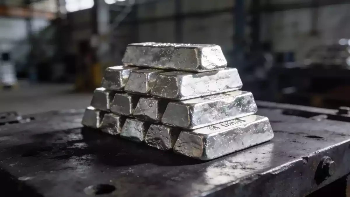 Silver Falls 1.2% to $63.43 After Fed's Quarter-Point Rate Hike