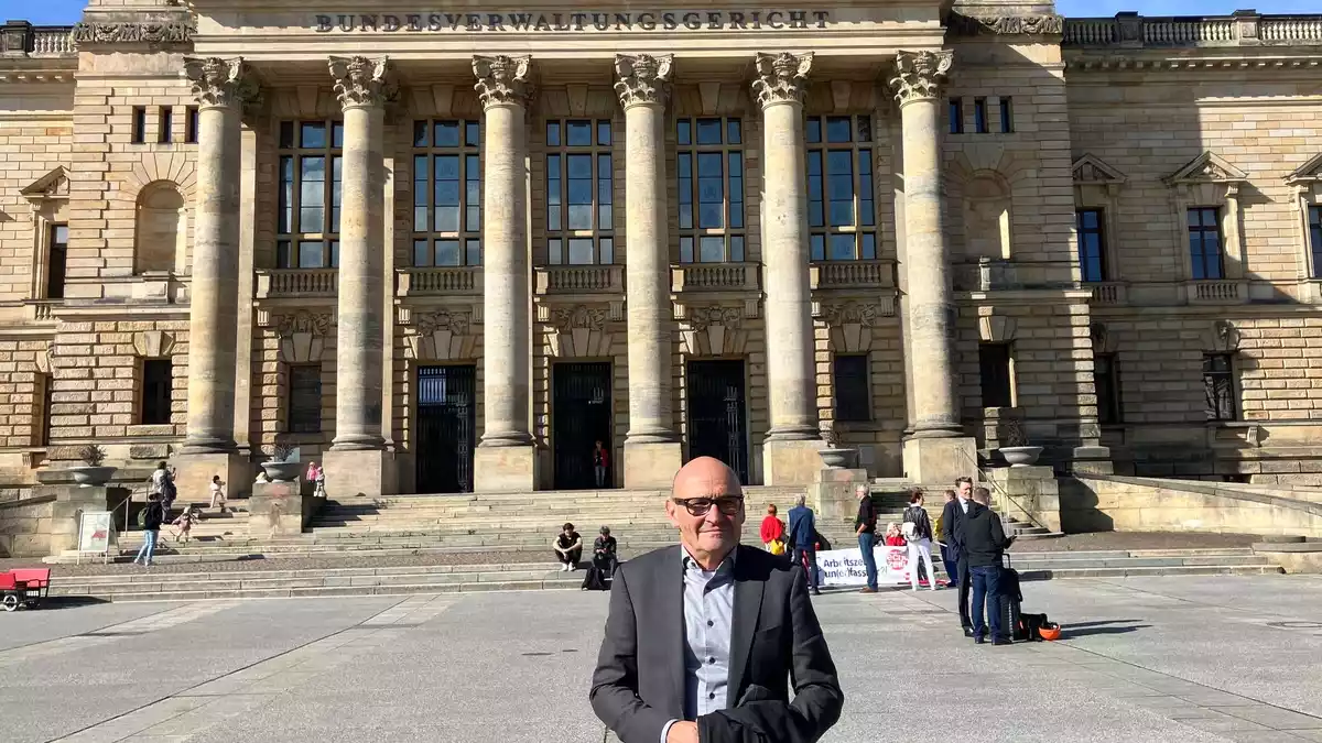 Bundesverwaltungsgericht prüft Lehrer-Mehrarbeit. - Bild: André Jahnke/dpa