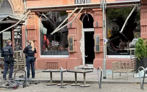 Großen Schaden richtete die Explosion an der Zeil in Frankfurt an. - Foto: Mike Seeboth/dpa
