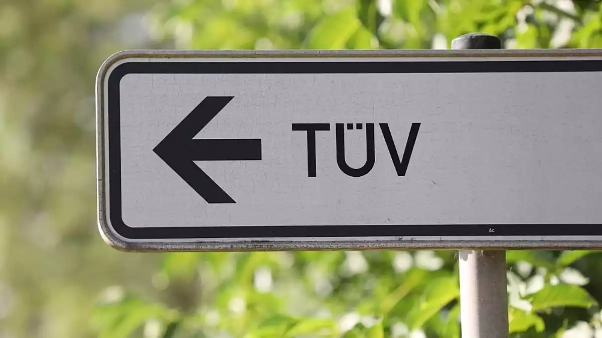 TÜV will Pflichtprüfung für KI-Sprachmodelle