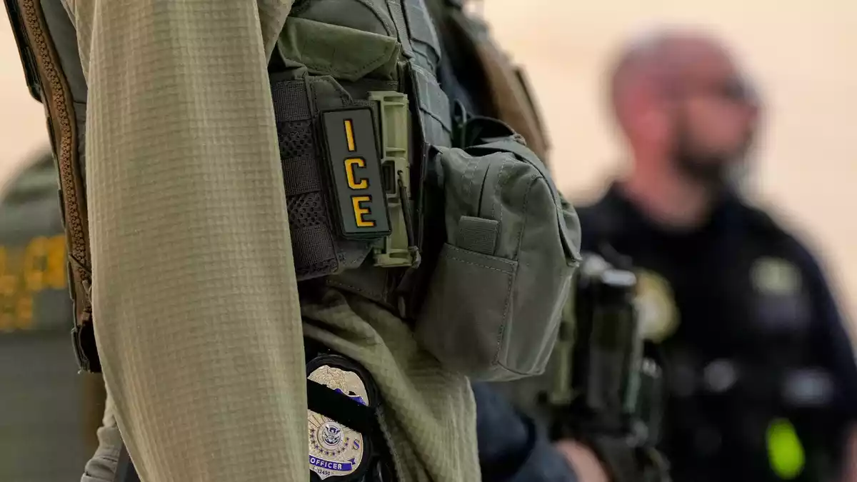 Trump zieht einen Personalvorschlag für die Einwanderungsbehörde ICE zurück. (Archivbild) - Bild: Angelina Katsanis/AP/dpa