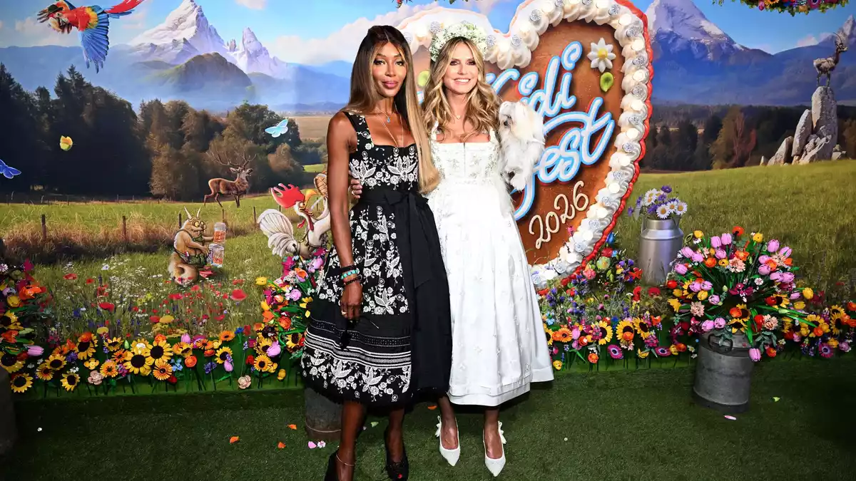 Model-Kolleginnen: Naomi Campbell und Heidi Klum. - Bild: Felix Hörhager/dpa