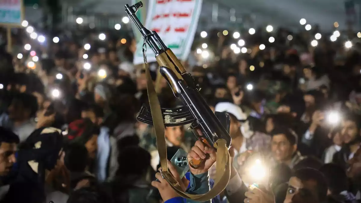 Die Huthi-Miliz hat in der vergangenen Woche die Kontrolle über die gesamte Rotmeerküste des Jemen erlangt. - Bild: Osamah Abdulrahman/AP/dpa