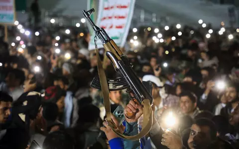Die Huthi-Miliz hat in der vergangenen Woche die Kontrolle über die gesamte Rotmeerküste des Jemen erlangt. - Foto: Osamah Abdulrahman/AP/dpa