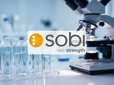 Abstrakte Darstellung eines modernen biotechnologischen Labors mit medizinischen Geräten und Fokus auf pharmazeutische Forschung. - Foto: über boerse-global.de