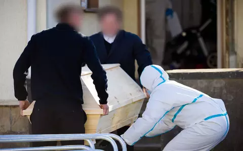 Hat er seine eigene Familie angegriffen und seine Frau getötet? Ein 49-Jähriger steht nun in Hannover vor Gericht. (Archivbild) - Foto: Moritz Frankenberg/dpa