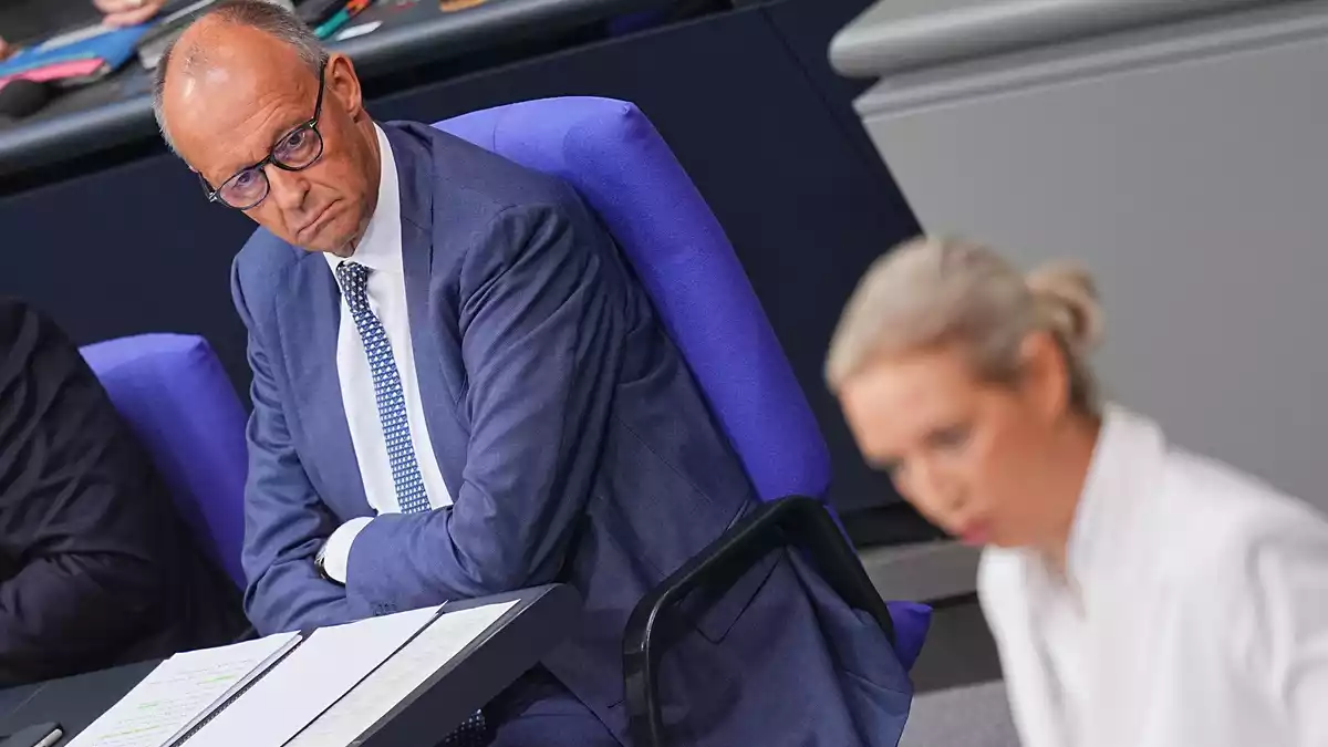 AfD-Chefin Alice Weidel sieht die schwarz-rote Koalition mit Kanzler Friedrich Merz am Ende. In der Generaldebatte im Bundestag in der vergangenen Woche kam es zum Schlagabtausch. (Archivbild) - Bild: Michael Kappeler/dpa