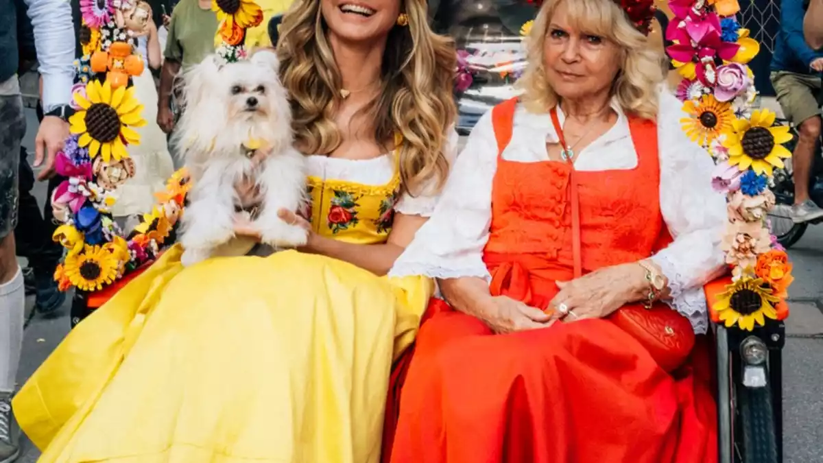 Heidi Klum in LEGO® Rikscha - 7000 LEGO® Botanicals lassen das HeidiFest aufblühen - Bild: presseportal.de