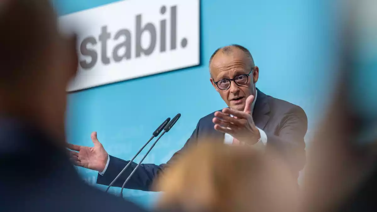 Merz will um sein Amt kämpfen. - Bild: Michael Kappeler/dpa