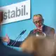 Merz will um sein Amt kämpfen. - Bild: Michael Kappeler/dpa