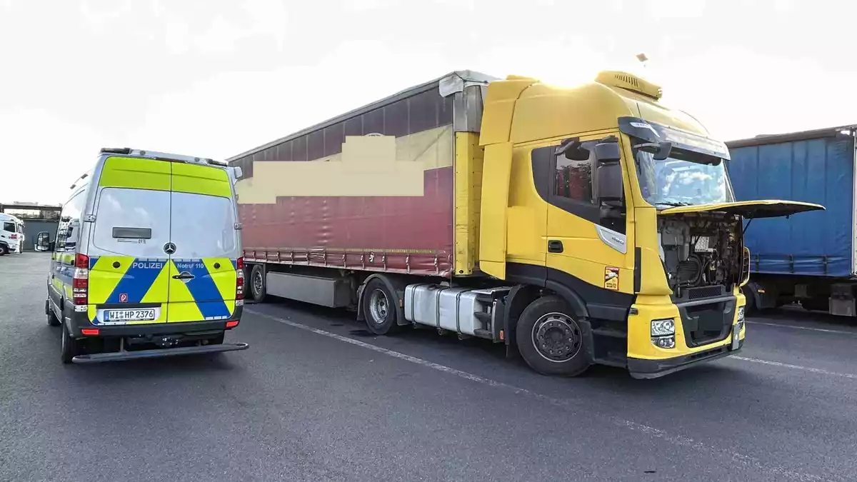 POL-OH: Sicherheitstag Schwerlastverkehr Fernfahrerstammtisch in Kirchheim - schwerwiegende Verstöße festgestellt - Bild: presseportal.de
