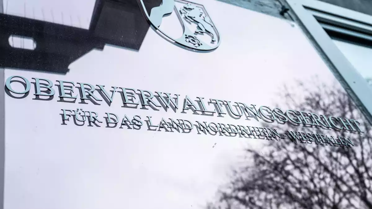 Das Oberverwaltungsgericht für das Land Nordrhein-Westfalen hat ein Verkaufsverbot durch die Bundesnetzagentur vorerst gestoppt. (Archivbild) - Bild: Guido Kirchner/dpa