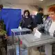 Erstmals nehmen auch die neuen von Russland besetzten Gebiete an einer Parlamentswahl teil. - Bild: Uncredited/AP/dpa