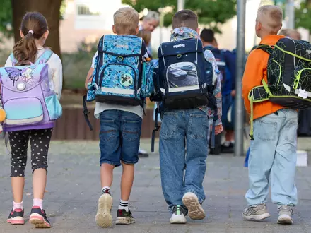 Nach jahrelangem Anstieg geht die Zahl der Schülerinnen und Schüler in Deutschland ab 2029 zurück. (Symbolbild) - Foto: Peter Gercke/dpa