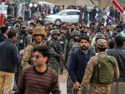 In den vergangenen Jahren kam es zu regelmäßigen Anschlägen in Pakistan. (Symbolbild) - Foto: Anjum Naveed/AP/dpa