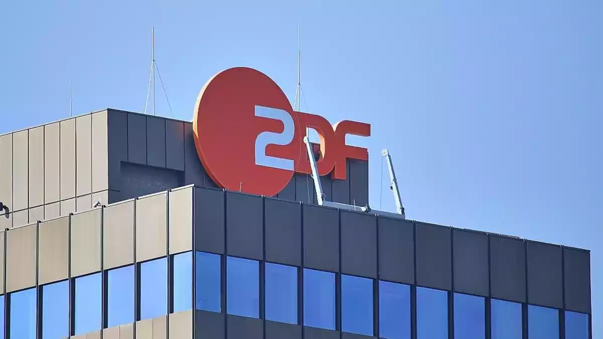 ZDF plant neue Sendung mit Böhmermann - Aus für Magazin Royale