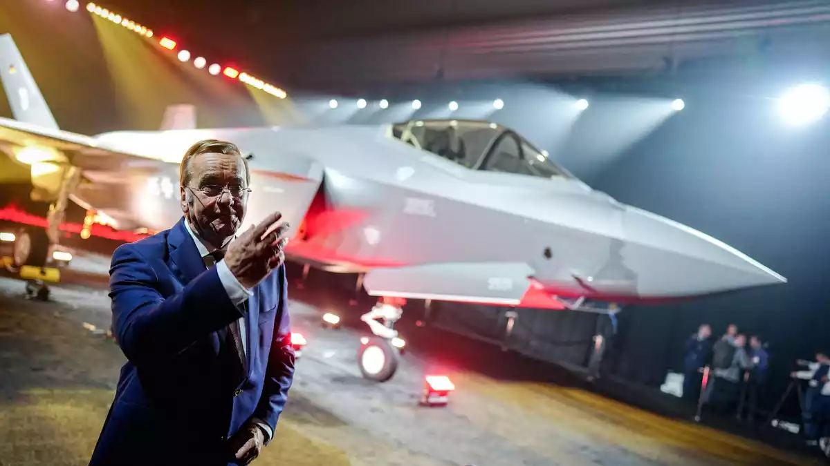 Verteidigungsminister Boris Pistorius vor der F-35 - Bild: Kay Nietfeld/dpa