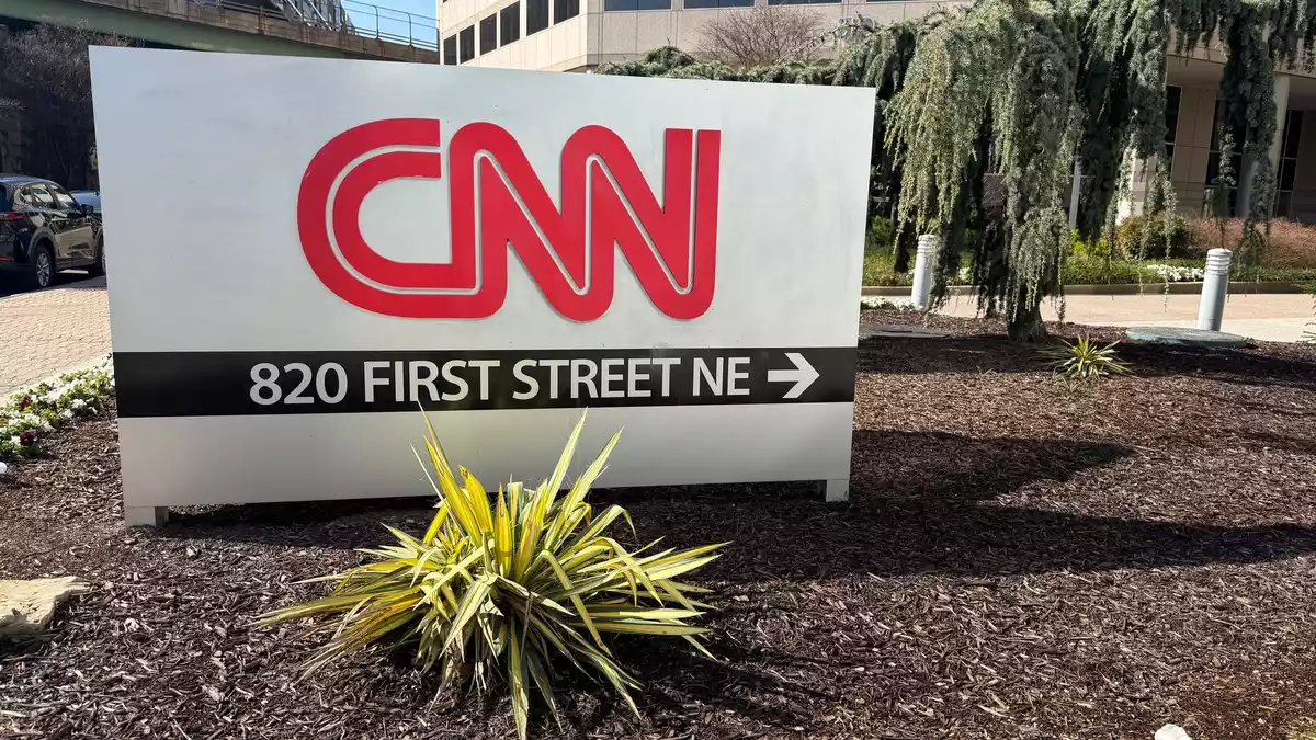 Von dem Verbot ist unter anderem der renommierte US-Sender CNN betroffen. (Archivbild) - Bild: Anna Ringle/dpa