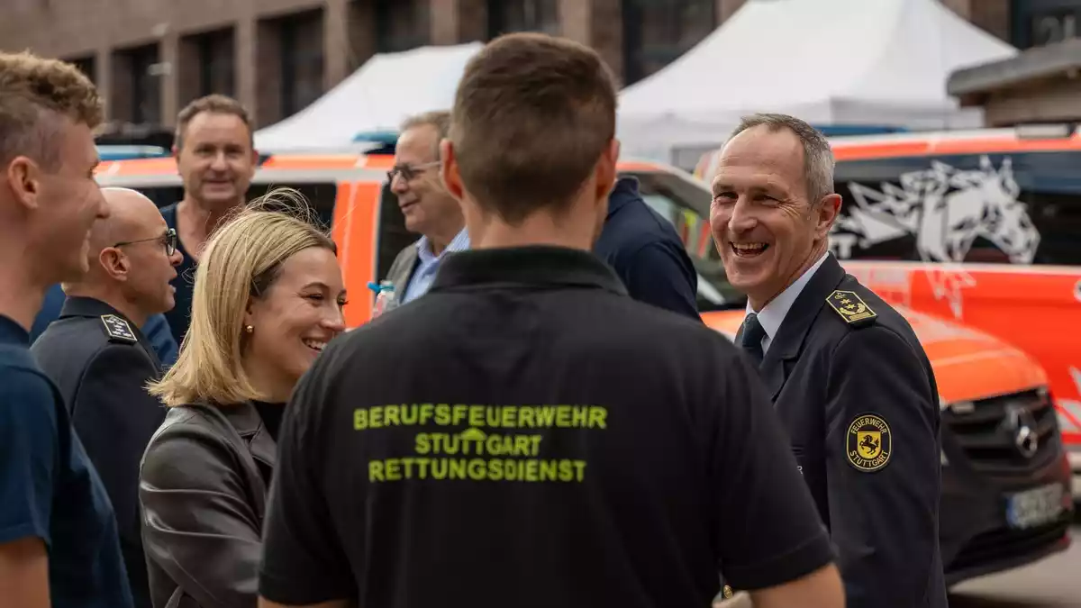 FW Stuttgart: 50 Jahre Rettungsdienst bei der Feuerwehr Stuttgart - Bild: presseportal.de