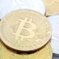 Die Kurse von Kryptowerten wie Bitcoin und Ether schwanken stark, Kritiker warnen regelmäßig vor Spekulationsblasen. Doch das Interesse ist groß. (Symbolbild) - Foto: Fernando Gutierrez-Juarez/dpa