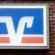 Etablierte Banken wie Volksbanken, Sparkassen und Privatbanken in Deutschland haben es mit zunehmender Konkurrenz von Neobanken zu tun. Zudem werben immer mehr Auslandsbanken hierzulande um Kundschaft. (Symbolbild) - Bild: Markus Scholz/dpa