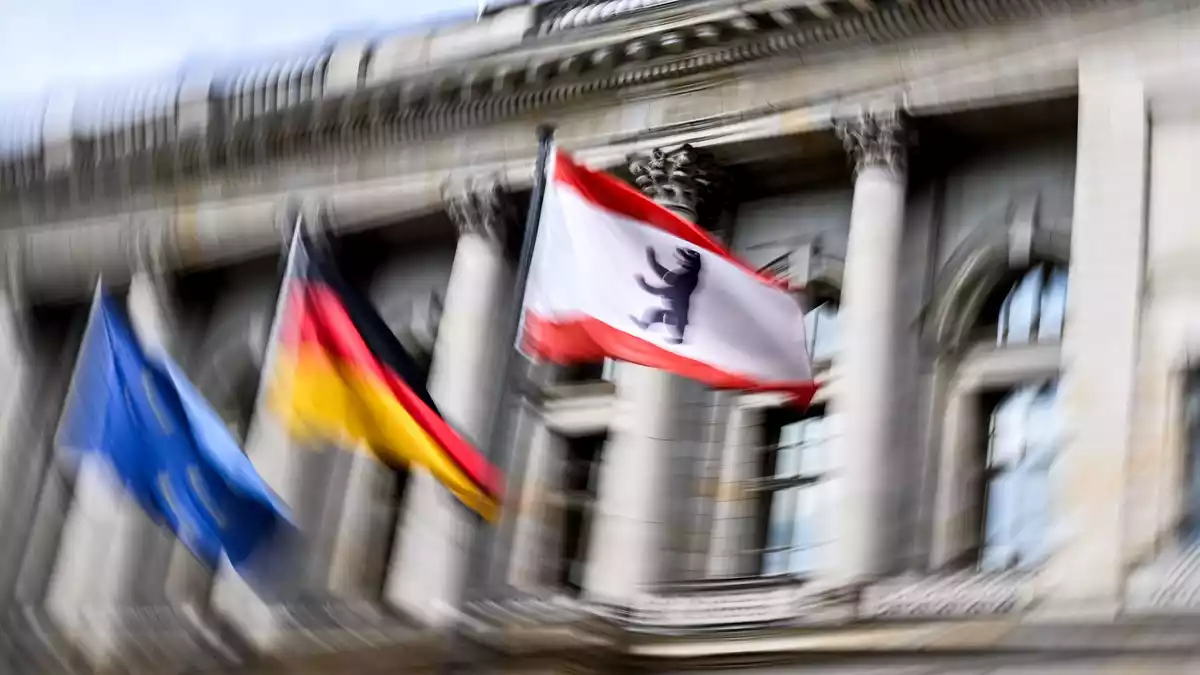 Das Zentrum der Macht in Berlin: das Abgeordnetenhaus. (Archivbild) - Bild: Britta Pedersen/dpa