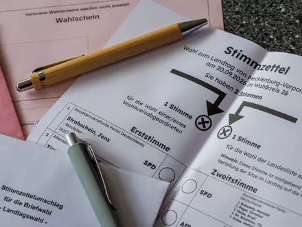 In wenigen Tagen öffnen die Wahllokale in MV für die Landtagswahl. (Symbolbild) - Foto: Jens Büttner/dpa