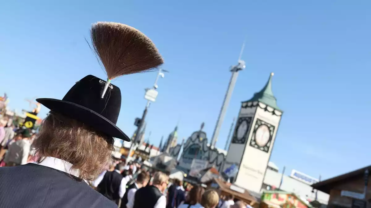 Die Wiesn ist eröffnet.  - Bild: Karl-Josef Hildenbrand/dpa
