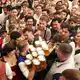 Ab 12.00 Uhr wird Bier ausgeschenkt. - Bild: Karl-Josef Hildenbrand/dpa